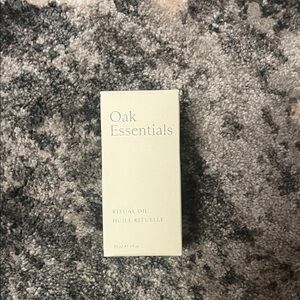 Essentials Antioxidant Rich Oil in Cream Packaging